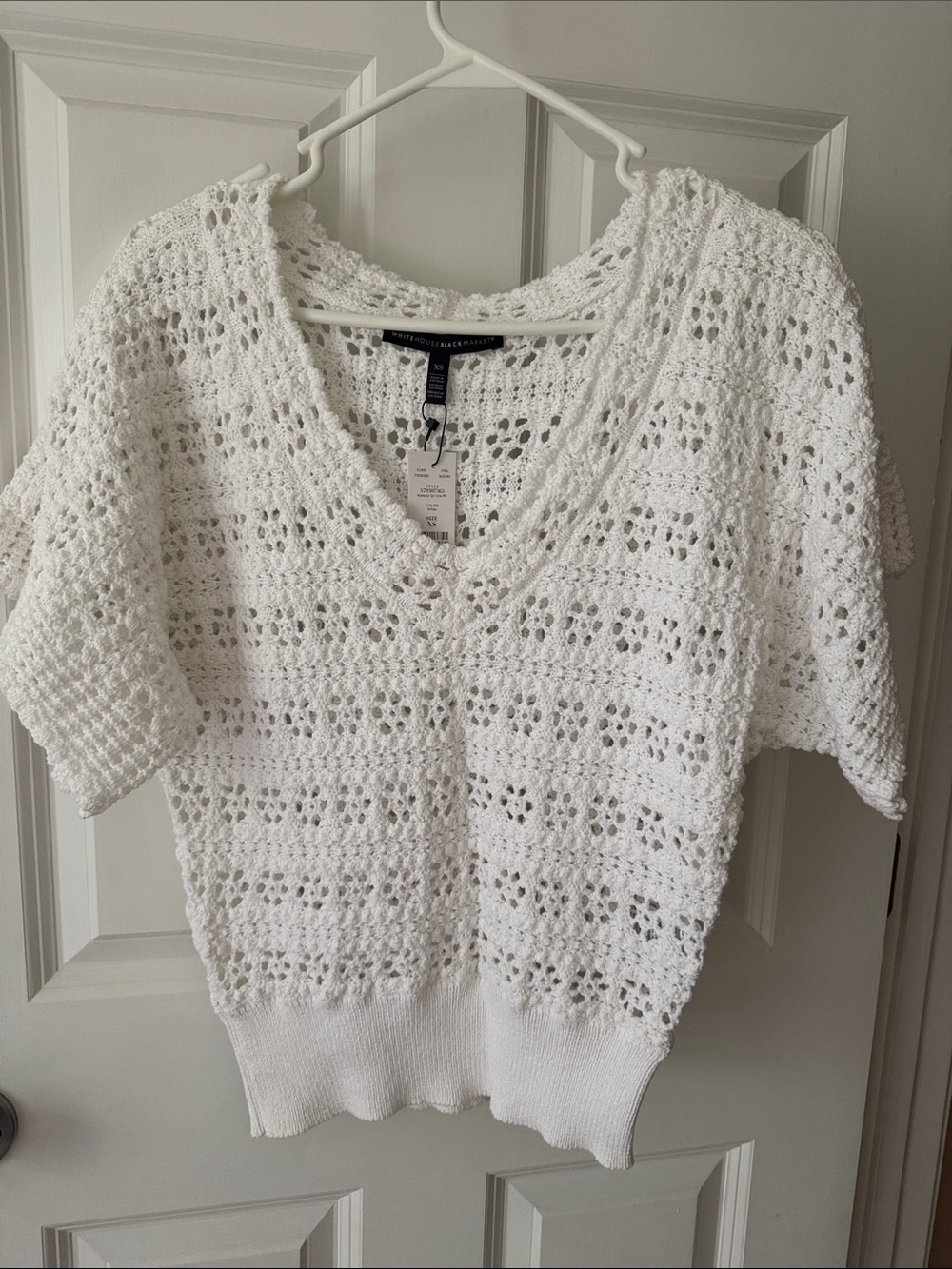 White House Black Market White Crochet V-Neck Short Sleeve Sweater